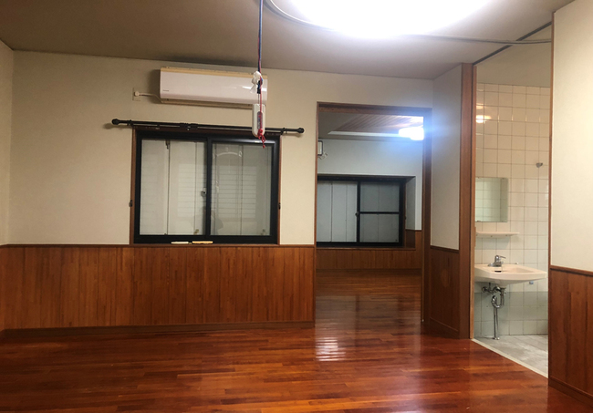 リノベーション工事で光の集まる明るい家に