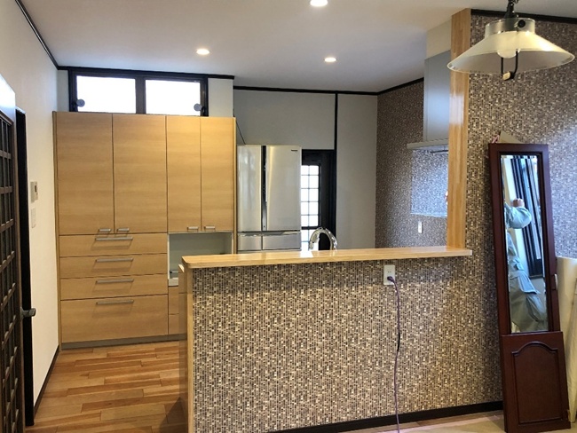 リノベーション工事で開放的な空間の演出を行いました