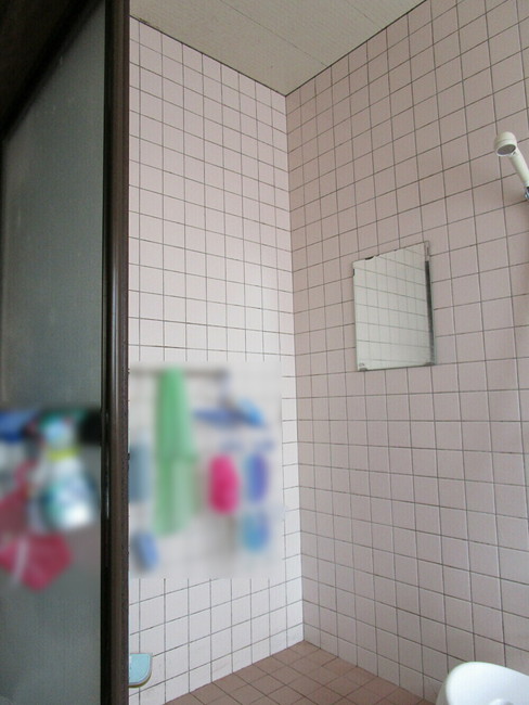 空間を生かして収納スペースをプラス