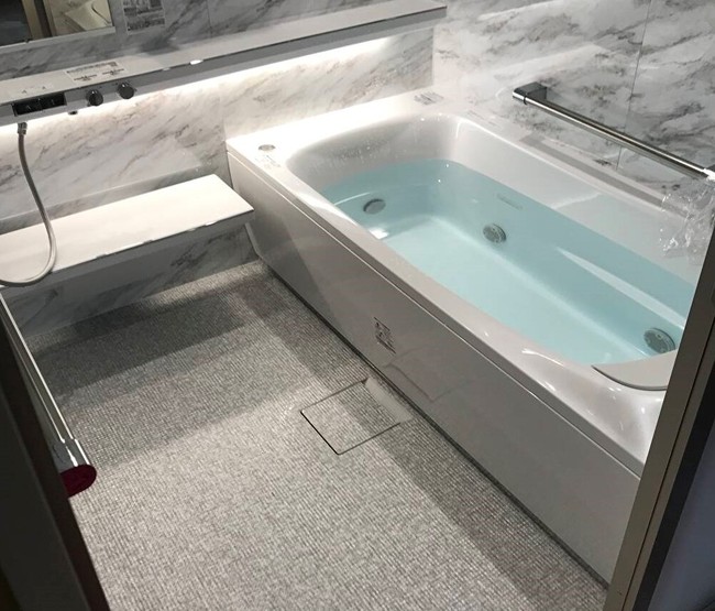 タイルの浴室から快適なユニットバスへ