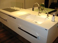 こだわりの照明とモノトーン